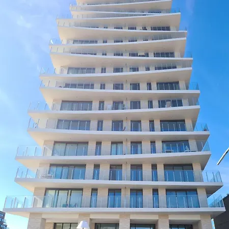 Park Tower Sea View With Pool And Gym Διαμέρισμα *